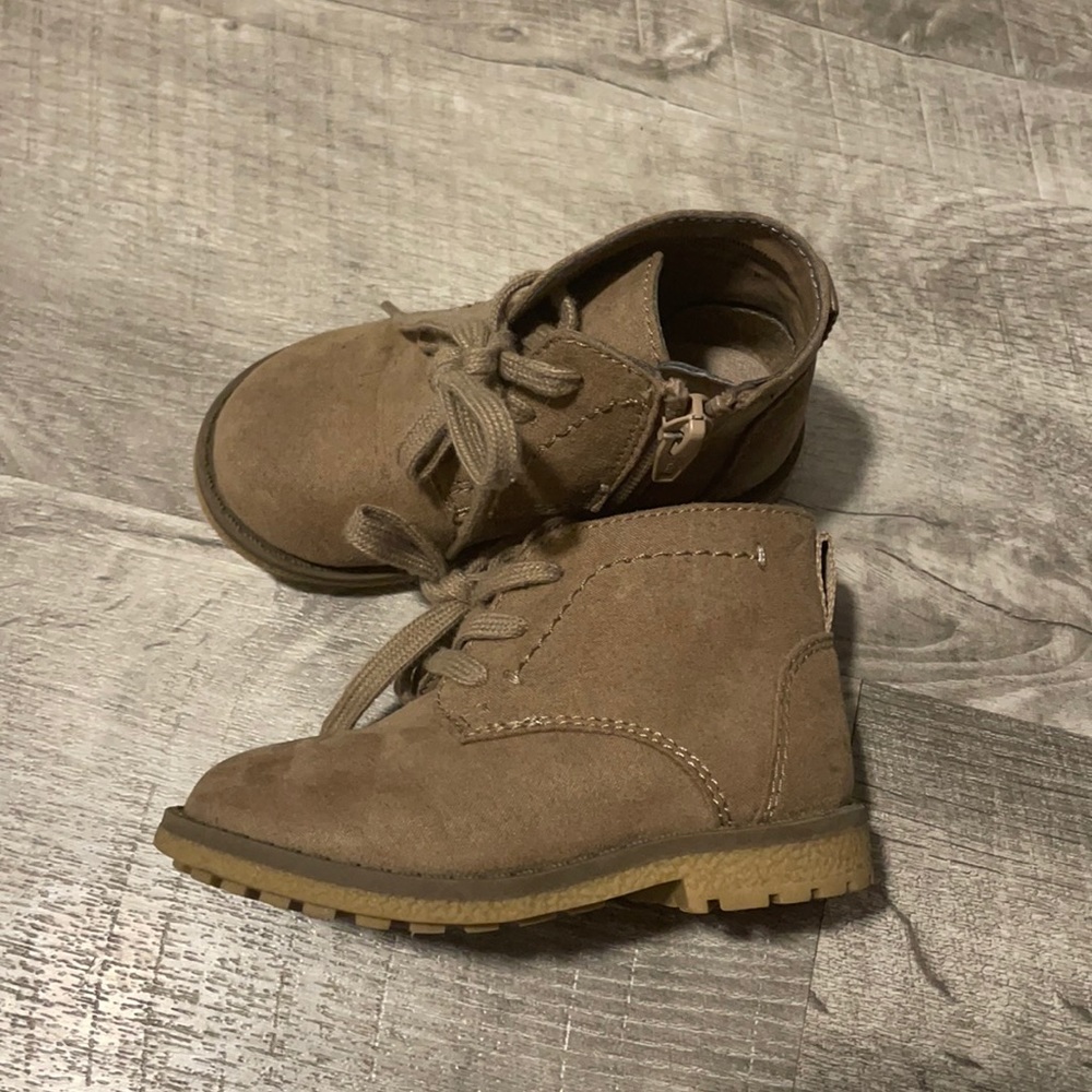 Cat and Jack Toddler boots - size 5